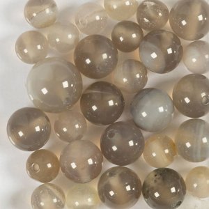 Akaattihelmet l�pin�kyv�t harmaat 10x10-15x6 mm - 28 kpl.