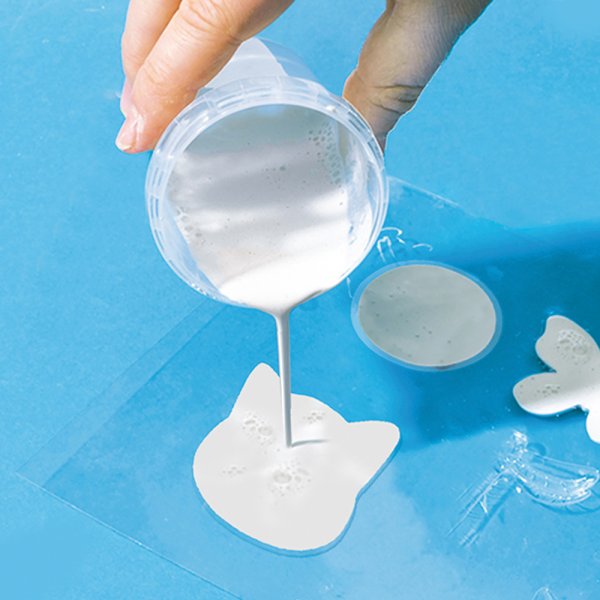 Cast - iloisia hahmoja