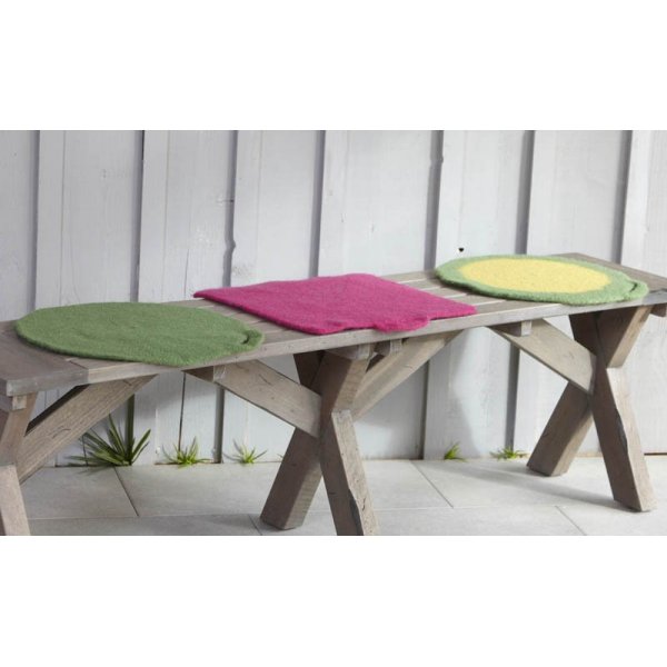 Neulekuviot - huovutetut istuintyynyt Neulekuviot - huovutetut istuintyynyt