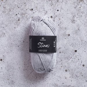 Black Sheep Stina 8/8 lanka 50g - Vaaleanharmaa (203) Black Sheep Stina 8/8 lanka 50g - Vaaleanharmaa (203)