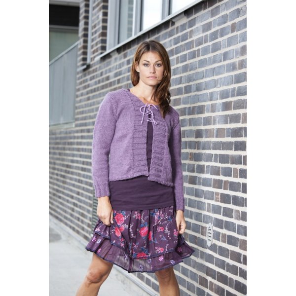 Neulekuvio - Neuletakki nauhoilla