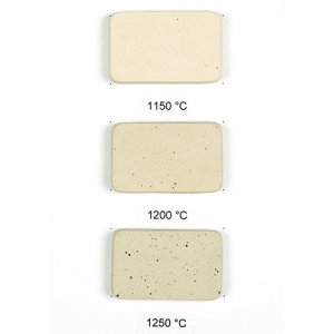 Kivitavara savi nro 930, jossa on pienempiä pisteitä ja samottia - 10 kg Kivitavara savi nro 930, jossa on pienempiä pisteitä ja samottia - 10 kg