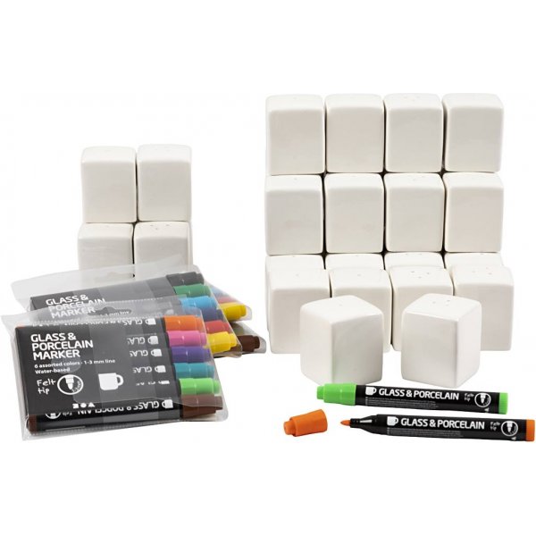 Luokkahuonesarja, jossa suola- ja pippuripuristimet