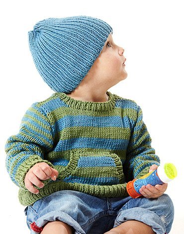 Neulekuvio - Neulottu pusero ja hattu