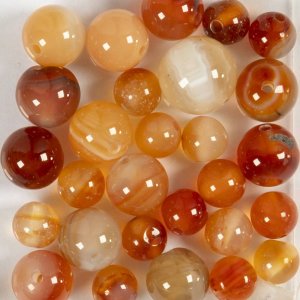 Akaattihelmet vaaleanruskeat 10x10-15x6 mm - 28 kpl.