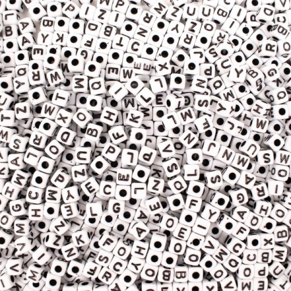 Kirjehelmiä mini 4,5 x 4,5 mm, 1000 kpl