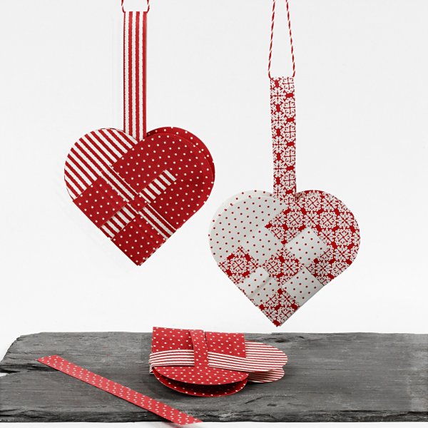 Askartelusetti - Punotut sydämet - punainen/valkoinen kuvio - 8 kpl Askartelusetti - Punotut sydämet - punainen/valkoinen kuvio - 8 kpl
