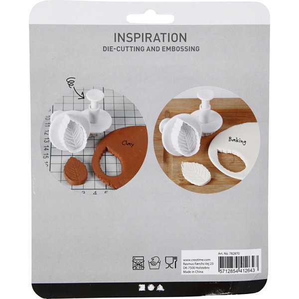 Kohokuvioitu keksileikkuri - valkoinen - joulukuusi - lumiukko - piparkakkumies - pallo Kohokuvioitu keksileikkuri - valkoinen - joulukuusi - lumiukko - piparkakkumies - pallo