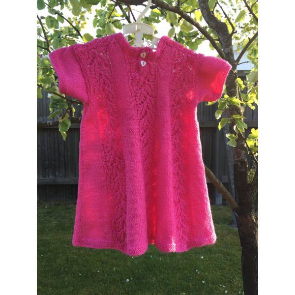 Neulekuvio - Lasten mekko- ja neuletakkisetti