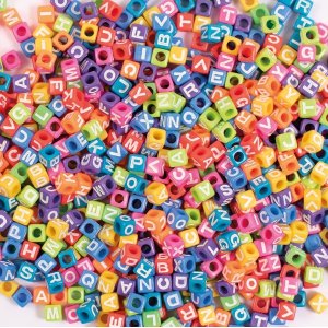 Kirjehelmiä värillisiä 7 x 7 mm - n. 300 kpl Kirjehelmiä värillisiä 7 x 7 mm - n. 300 kpl