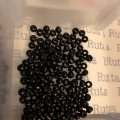 Asiakaskuva Puuhelmet 4 mm - mustat 150 kpl. rei�n halkaisija 1,5 mm