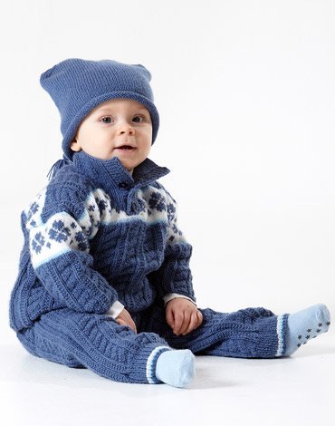 Neulekuvio - Neulepusero kuvioreunuksella, housut ja hattu