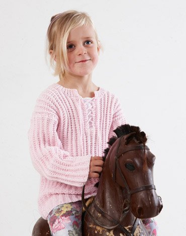 Neulekuvio - Neulepusero, jossa halkiot Neulekuvio - Neulepusero, jossa halkiot