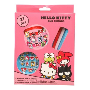 Hello Kitty -rannekorusetti - 3 rannekorua ja 18 riipusta