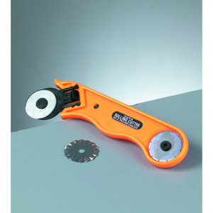 Rullaveitsi ø 28 mm - 1 kpl. 3 lehdellä Rullaveitsi ø 28 mm - 1 kpl. 3 lehdellä