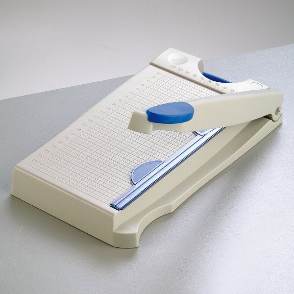 Paperileikkuri taittovarrella A4 / max. 22 cm - harmaa / sininen mittaverkko / pehme kahva