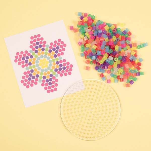 Putkihelmi litteillä 1000 glitterpalalla Putkihelmi litteillä 1000 glitterpalalla