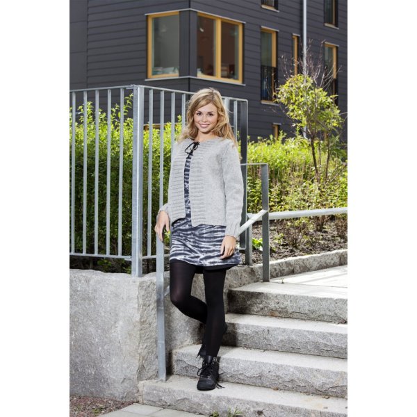 Neulekuvio - Neuletakki nauhoilla